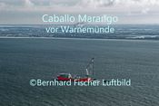 mn_Caballo Marango vor Warnemünde III, Bernhard Fischer Luftbild (Nr. 1825), 21.01.2013